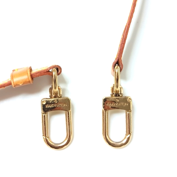 LOUIS VUITTON LUGGAGE BUNDLE ACCESSORIES STRAP &  TAG WITH POIGNET 🧳 - Picture 4 of 14